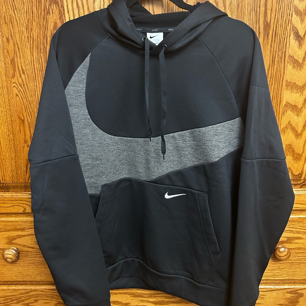 Nike Men's Thermafit Black and Gray Logo Hoodie